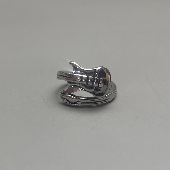Y2K Vintage Wrapped Guitar Ring – Silver Tone, Size 8, Unisex, Brand New - Picture 7 of 7